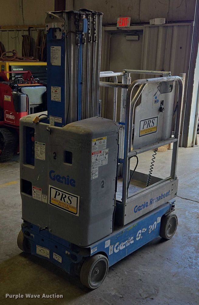 image for item EV1609 2014 Genie GR-20 vertical lift
