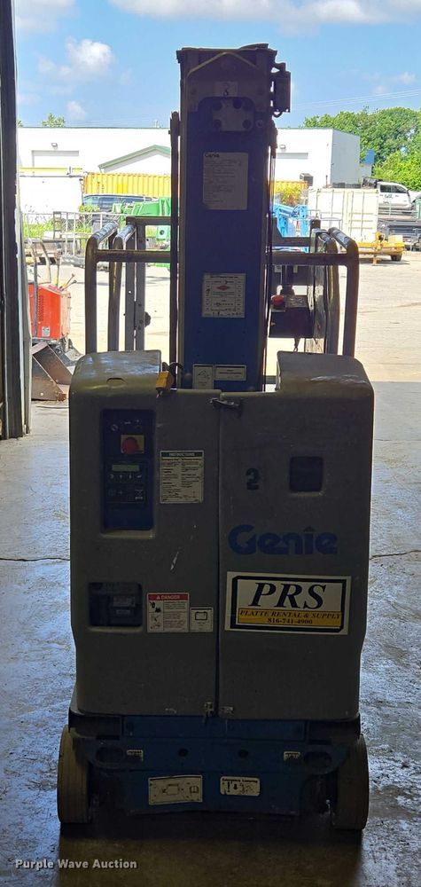 image for item EV1609 2014 Genie GR-20 vertical lift