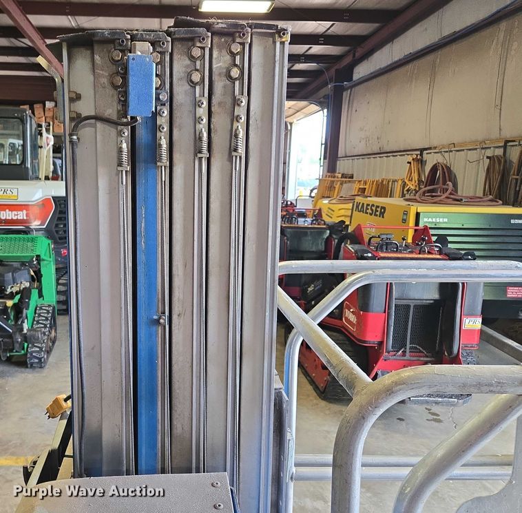 image for item EV1609 2014 Genie GR-20 vertical lift