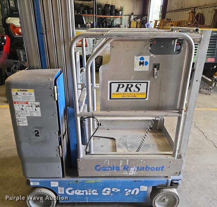image for item EV1609 2014 Genie GR-20 vertical lift