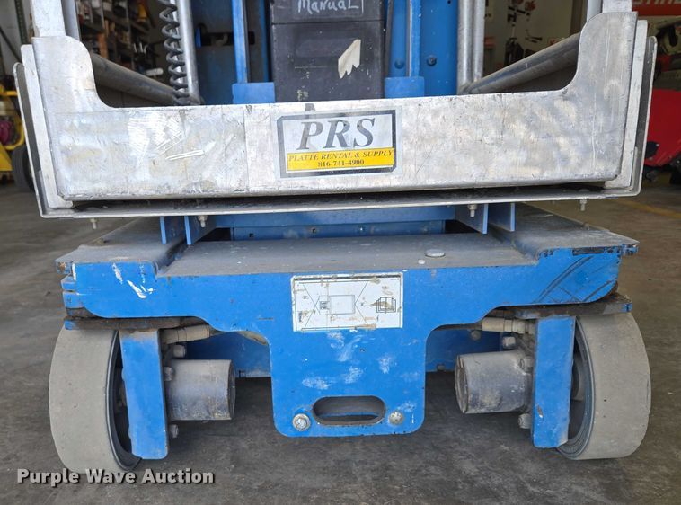 image for item EV1609 2014 Genie GR-20 vertical lift