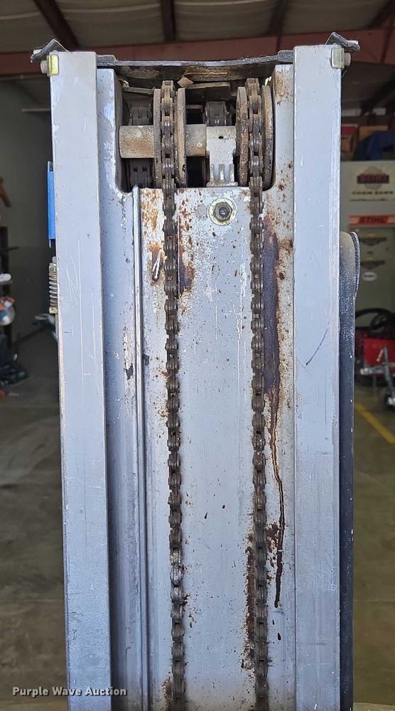 image for item EV1609 2014 Genie GR-20 vertical lift