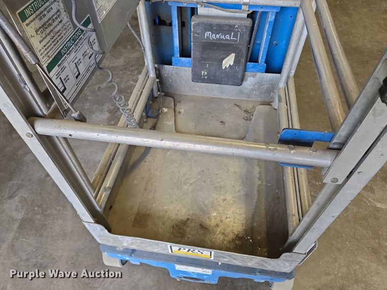 image for item EV1609 2014 Genie GR-20 vertical lift