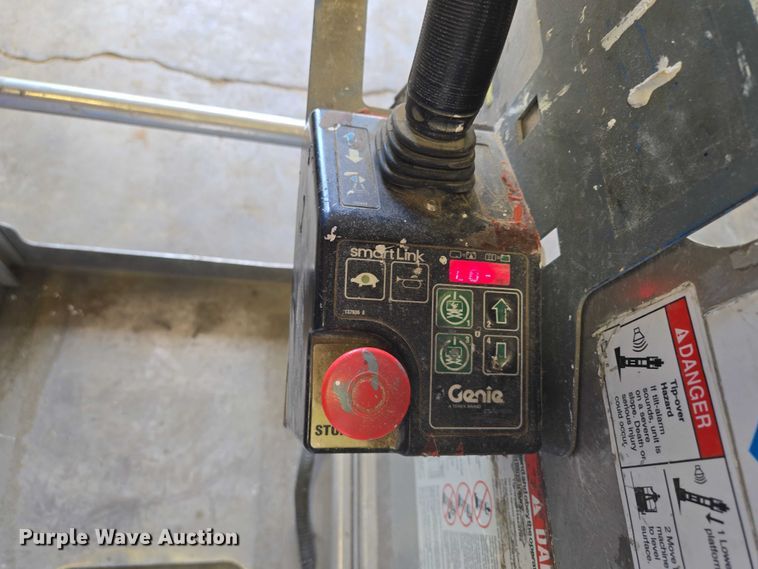 image for item EV1609 2014 Genie GR-20 vertical lift