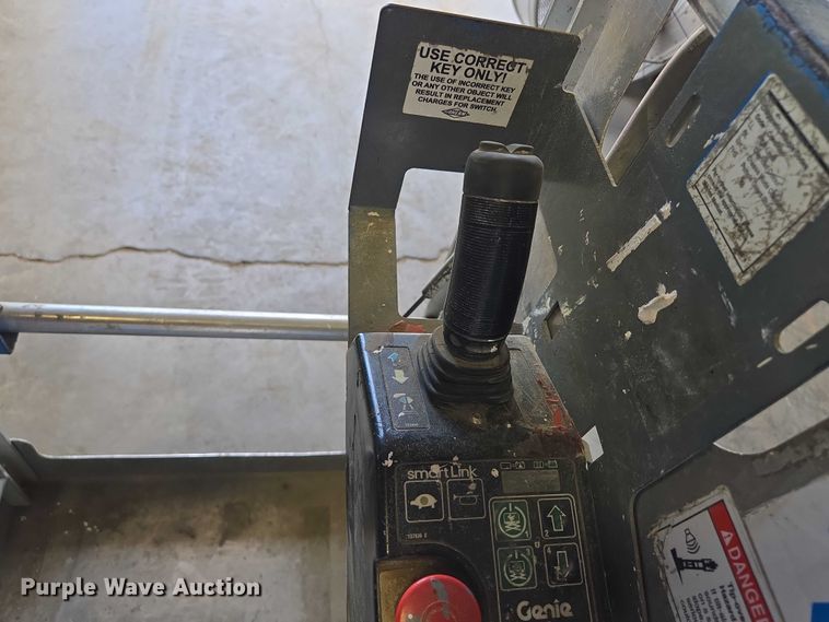 image for item EV1609 2014 Genie GR-20 vertical lift