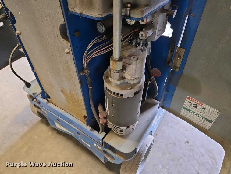 image for item EV1609 2014 Genie GR-20 vertical lift