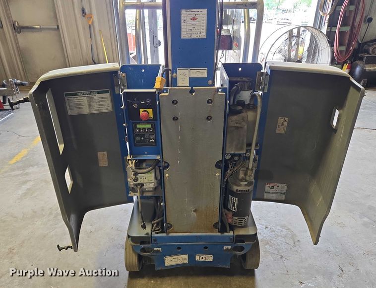 image for item EV1609 2014 Genie GR-20 vertical lift