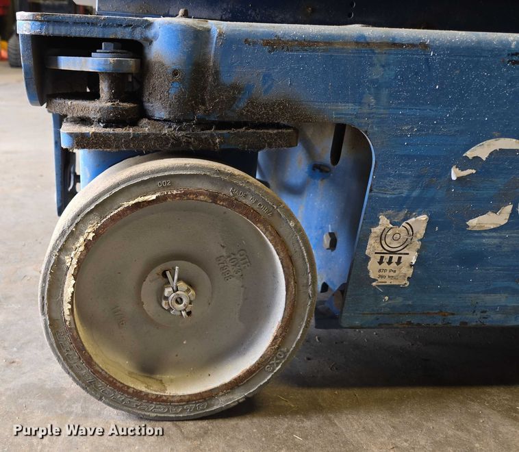 image for item EV1609 2014 Genie GR-20 vertical lift