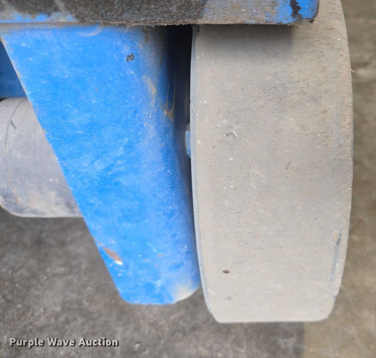 image for item EV1609 2014 Genie GR-20 vertical lift