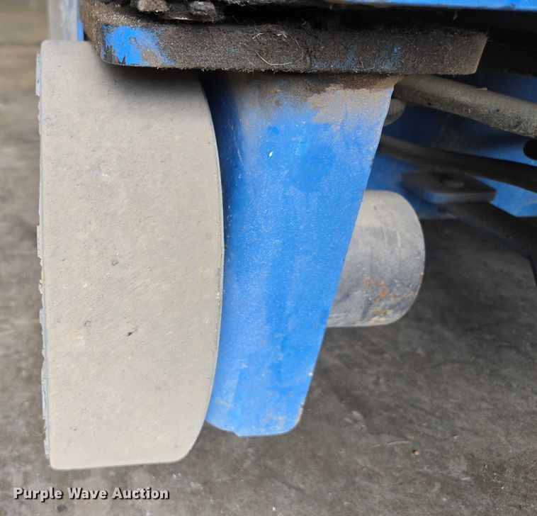 image for item EV1609 2014 Genie GR-20 vertical lift