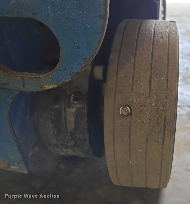 image for item EV1609 2014 Genie GR-20 vertical lift