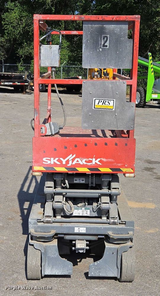 image for item EV1610 SkyJack SJ III 3219 scissor lift