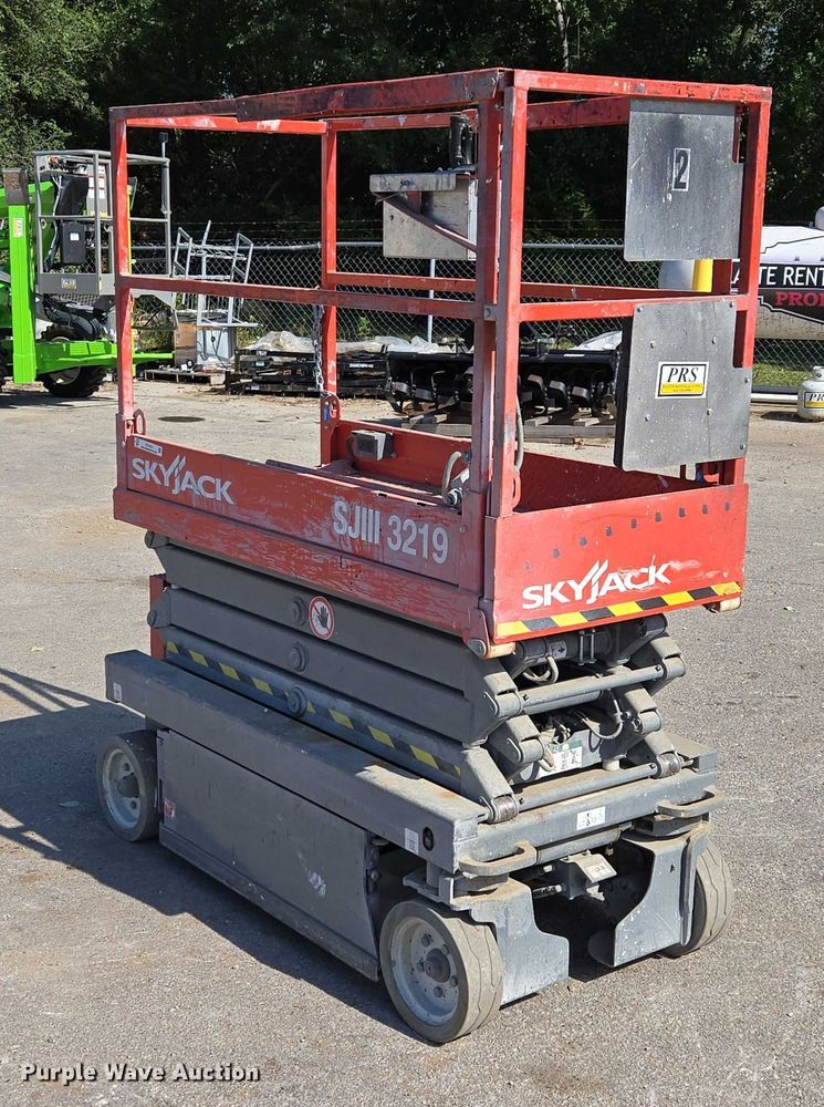 image for item EV1610 SkyJack SJ III 3219 scissor lift