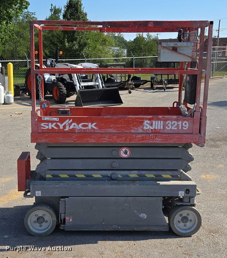 image for item EV1610 SkyJack SJ III 3219 scissor lift