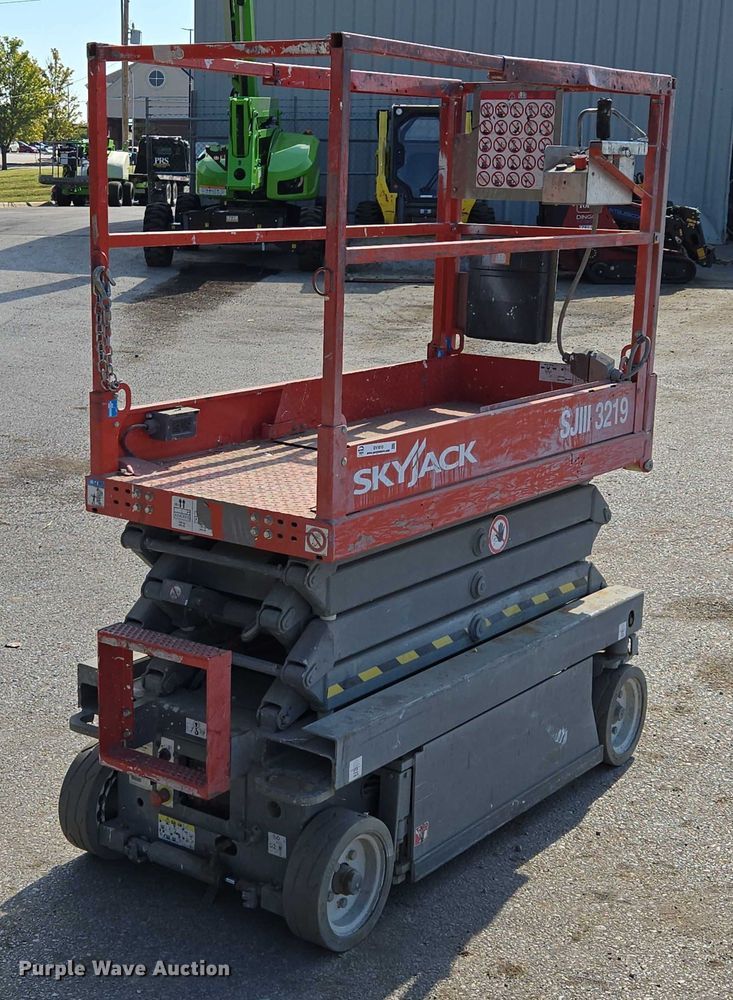 image for item EV1610 SkyJack SJ III 3219 scissor lift