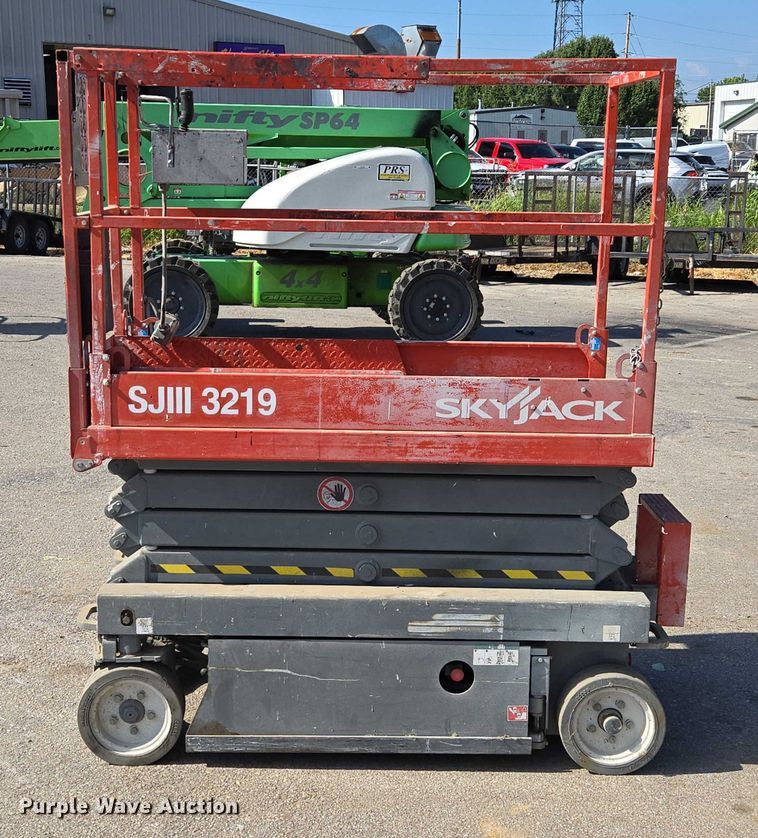 image for item EV1610 SkyJack SJ III 3219 scissor lift