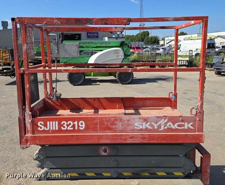 image for item EV1610 SkyJack SJ III 3219 scissor lift