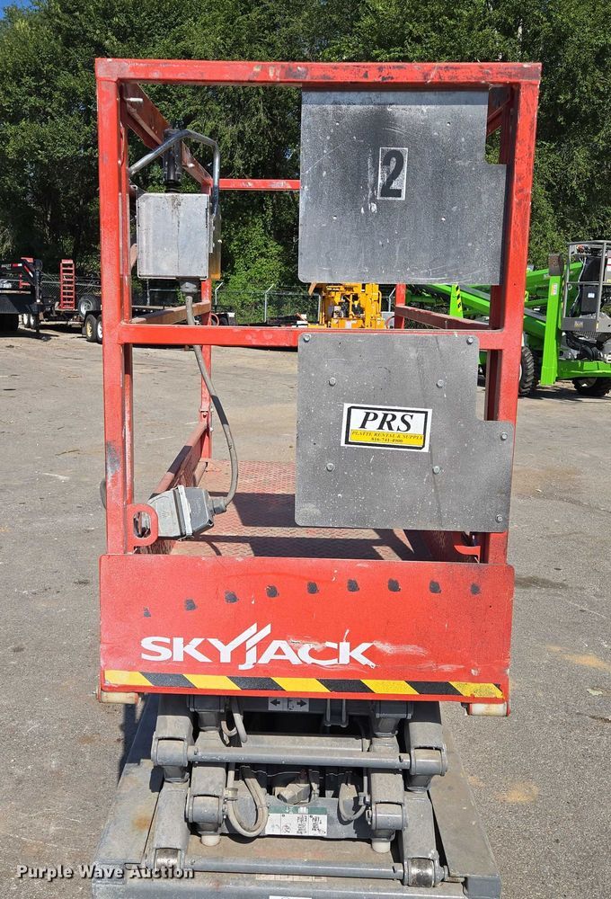 image for item EV1610 SkyJack SJ III 3219 scissor lift