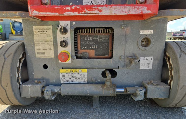 image for item EV1610 SkyJack SJ III 3219 scissor lift