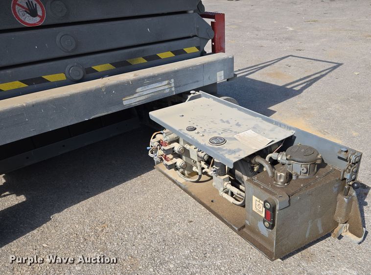 image for item EV1610 SkyJack SJ III 3219 scissor lift