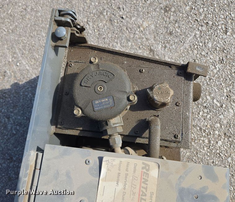 image for item EV1610 SkyJack SJ III 3219 scissor lift