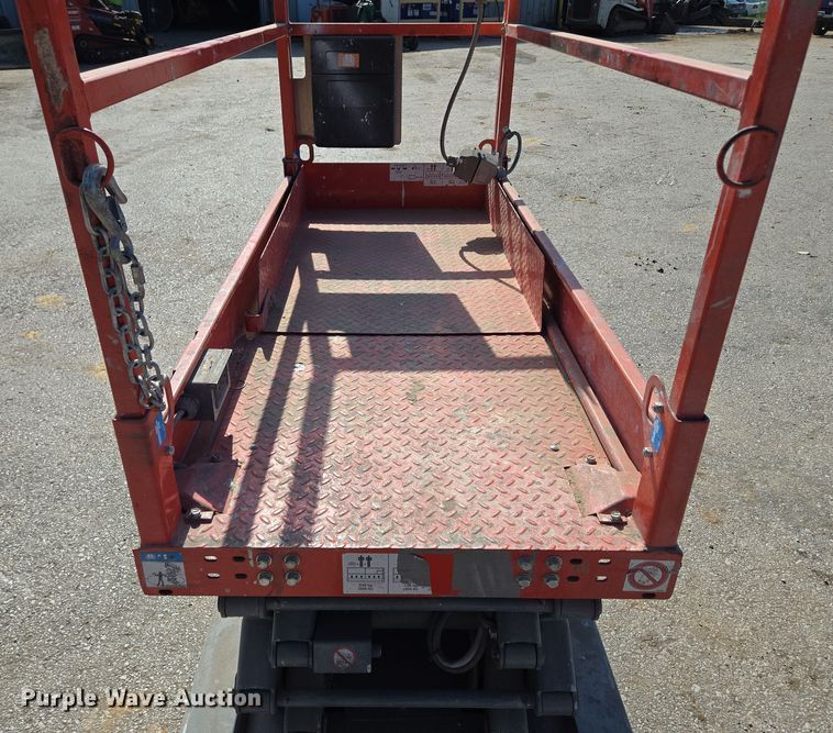 image for item EV1610 SkyJack SJ III 3219 scissor lift
