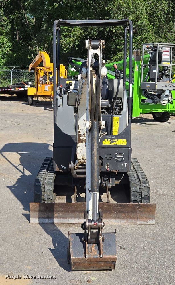 EXCAVADORA 2018 BOBCAT E20