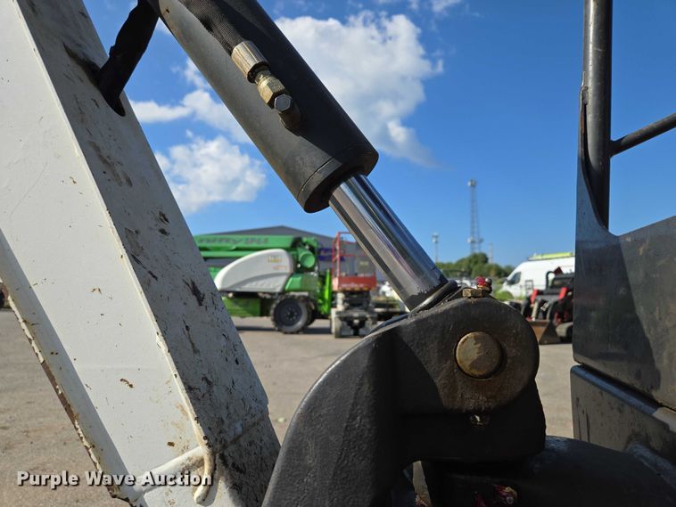 image for item EV1611 2018 Bobcat E20 mini excavator