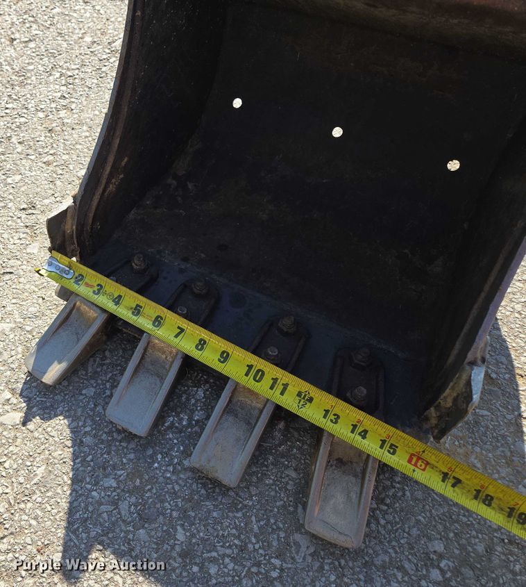 image for item EV1611 2018 Bobcat E20 mini excavator