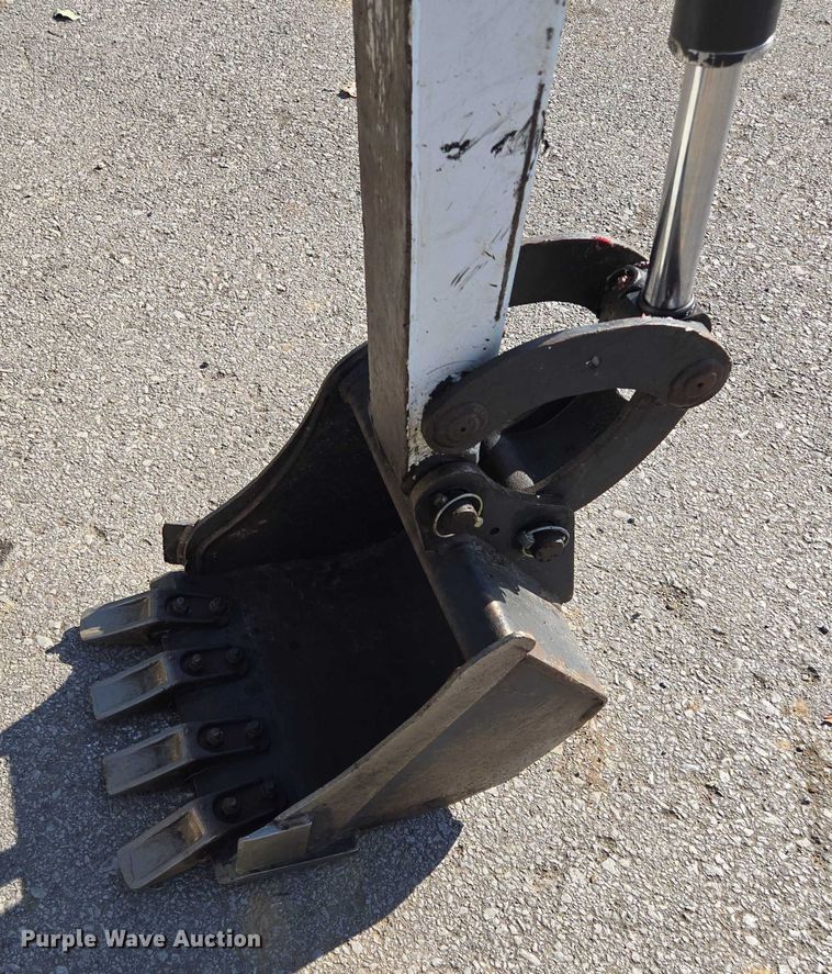 image for item EV1611 2018 Bobcat E20 mini excavator