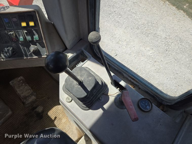 image for item EV1626 1995 Fiat-Allis FR70 wheel loader