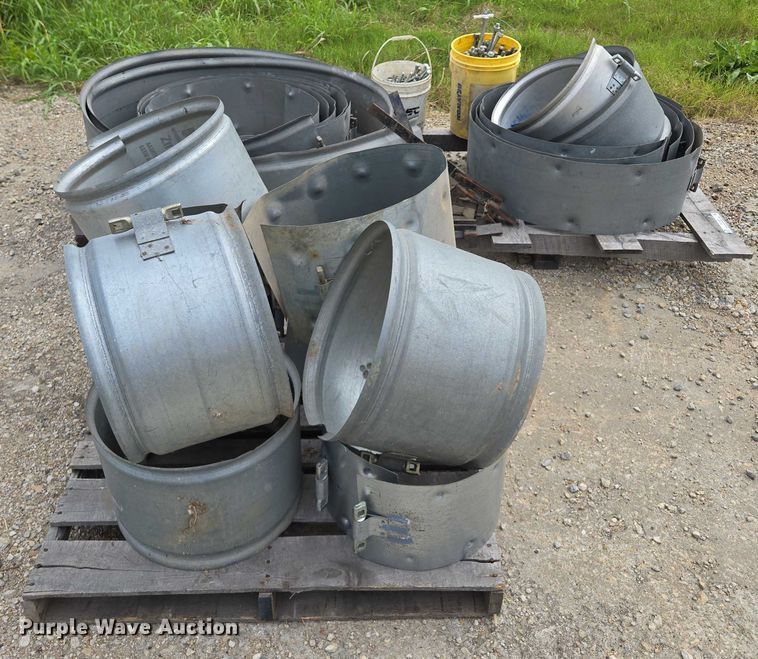 image for item EV1638 Approximately 20 galvanized pipe clamps