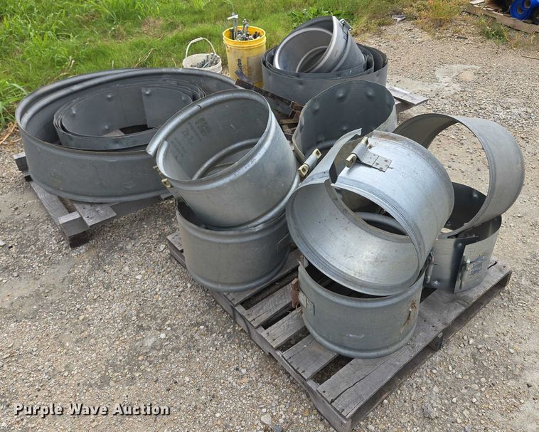 image for item EV1638 Approximately 20 galvanized pipe clamps