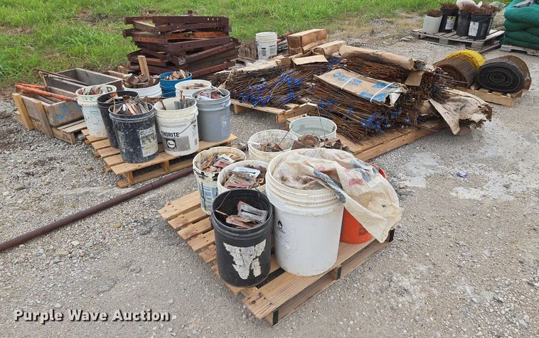 image for item EV1639 Forming equipment