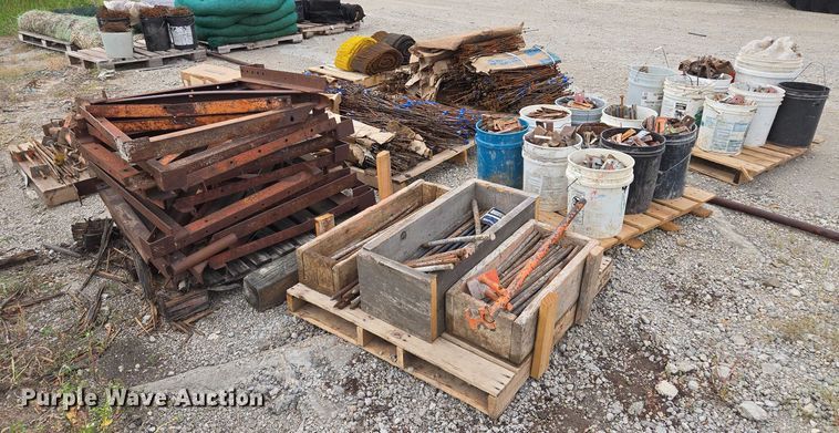 image for item EV1639 Forming equipment