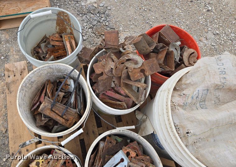 image for item EV1639 Forming equipment