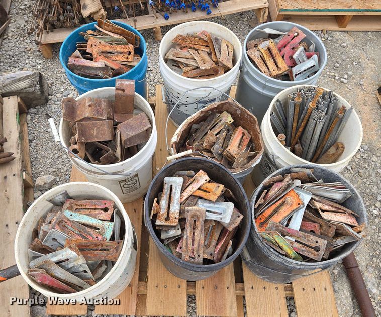 image for item EV1639 Forming equipment