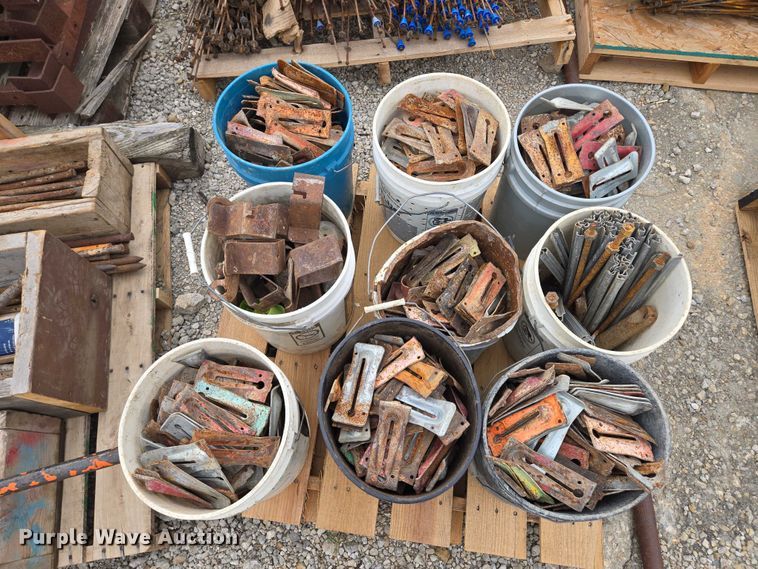 image for item EV1639 Forming equipment