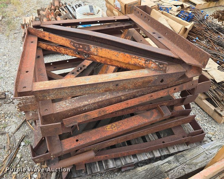 image for item EV1639 Forming equipment