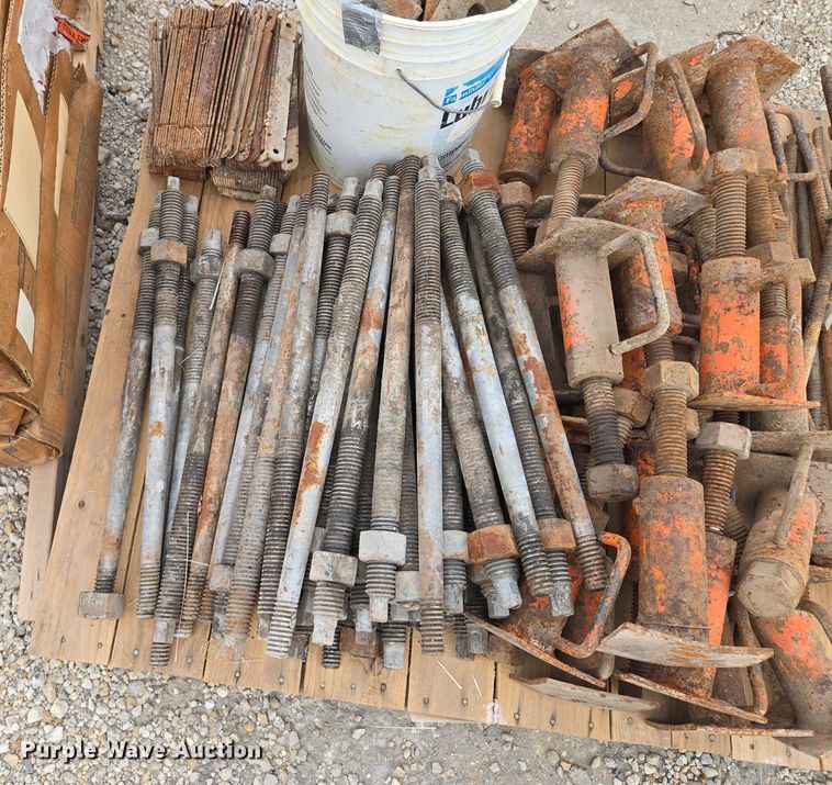 image for item EV1639 Forming equipment