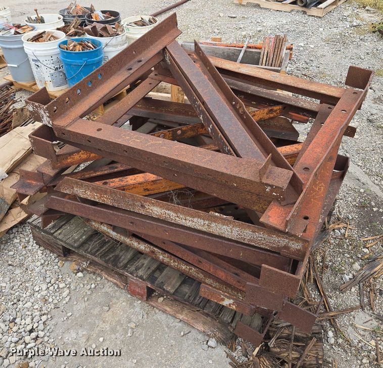 image for item EV1639 Forming equipment