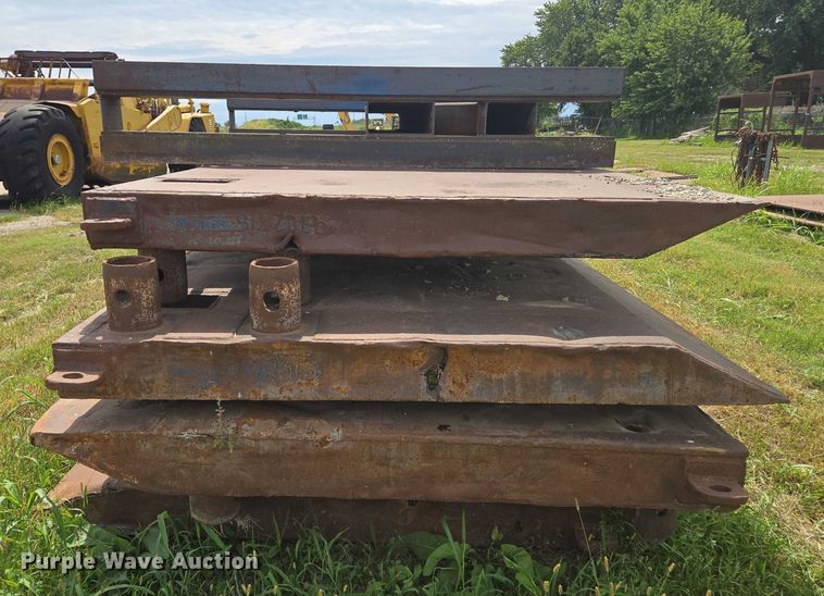 image for item EV1647 (2) trench boxes