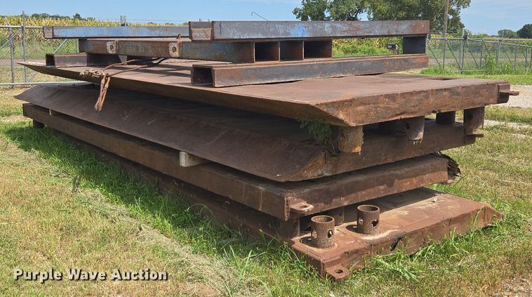 image for item EV1647 (2) trench boxes