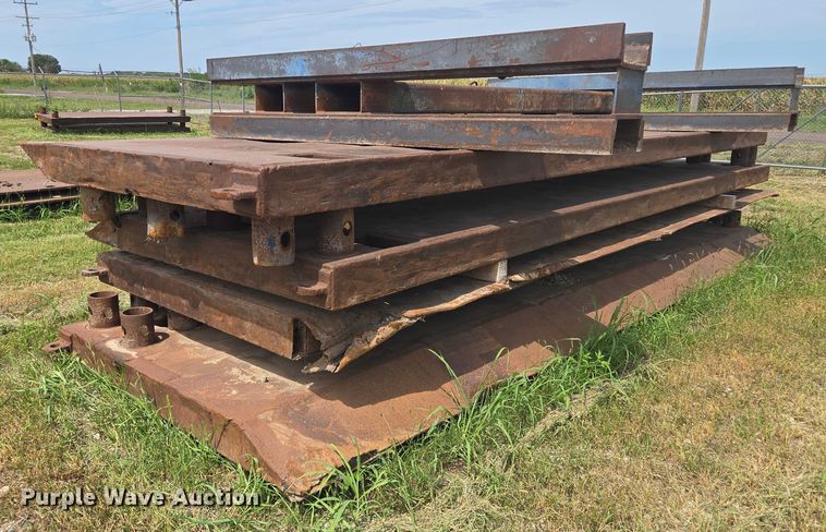 image for item EV1647 (2) trench boxes