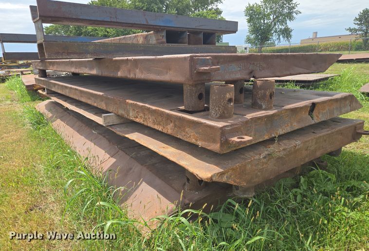 image for item EV1647 (2) trench boxes