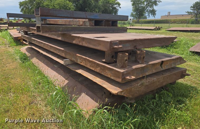 image for item EV1647 (2) trench boxes