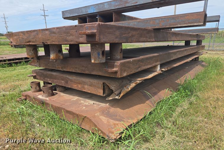 image for item EV1647 (2) trench boxes