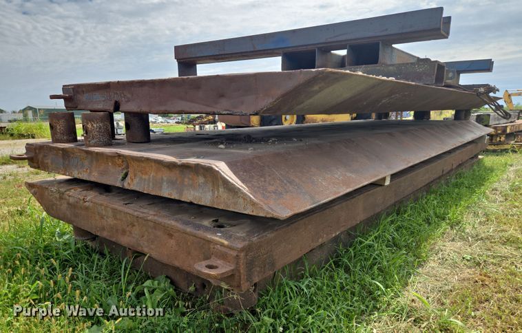 image for item EV1647 (2) trench boxes