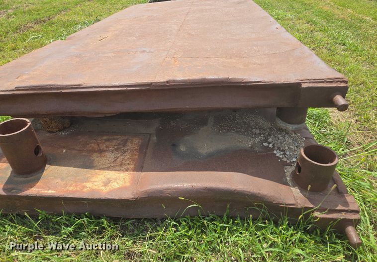 image for item EV1650 Trench box