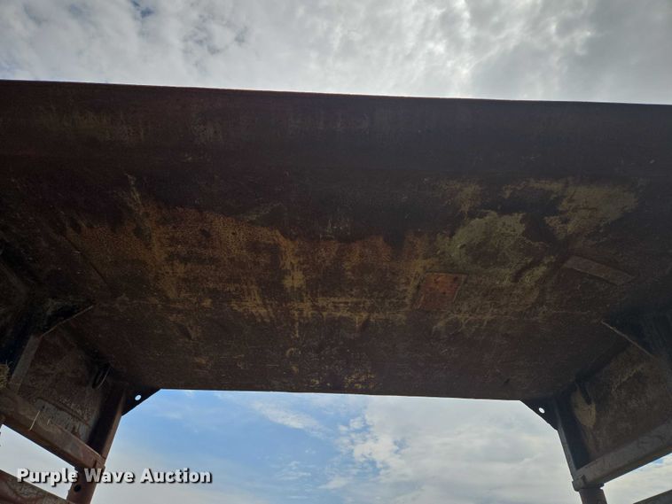 image for item EV1653 GME MH10 trench box